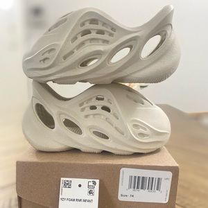 Yeezy Foam Runner Sand size 7K